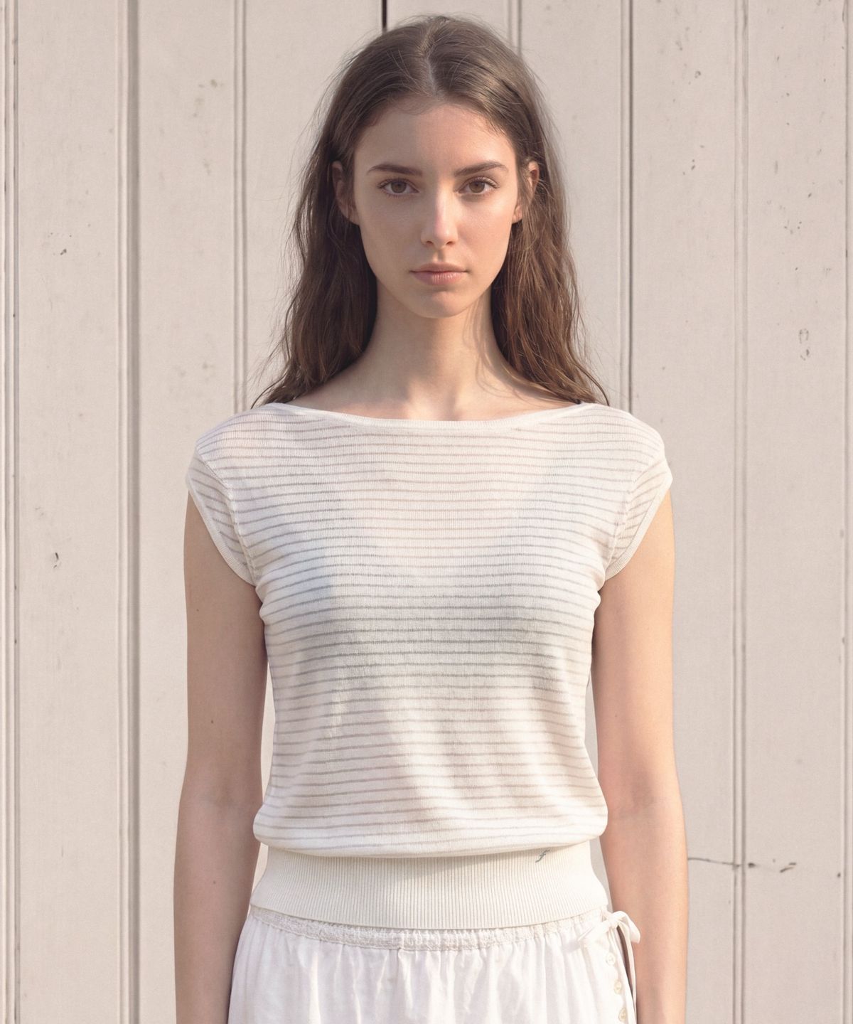 폴뉴아(FOLNUA) MARINA CAP SLEEVE U NECK KNIT (IVORY GRAY)