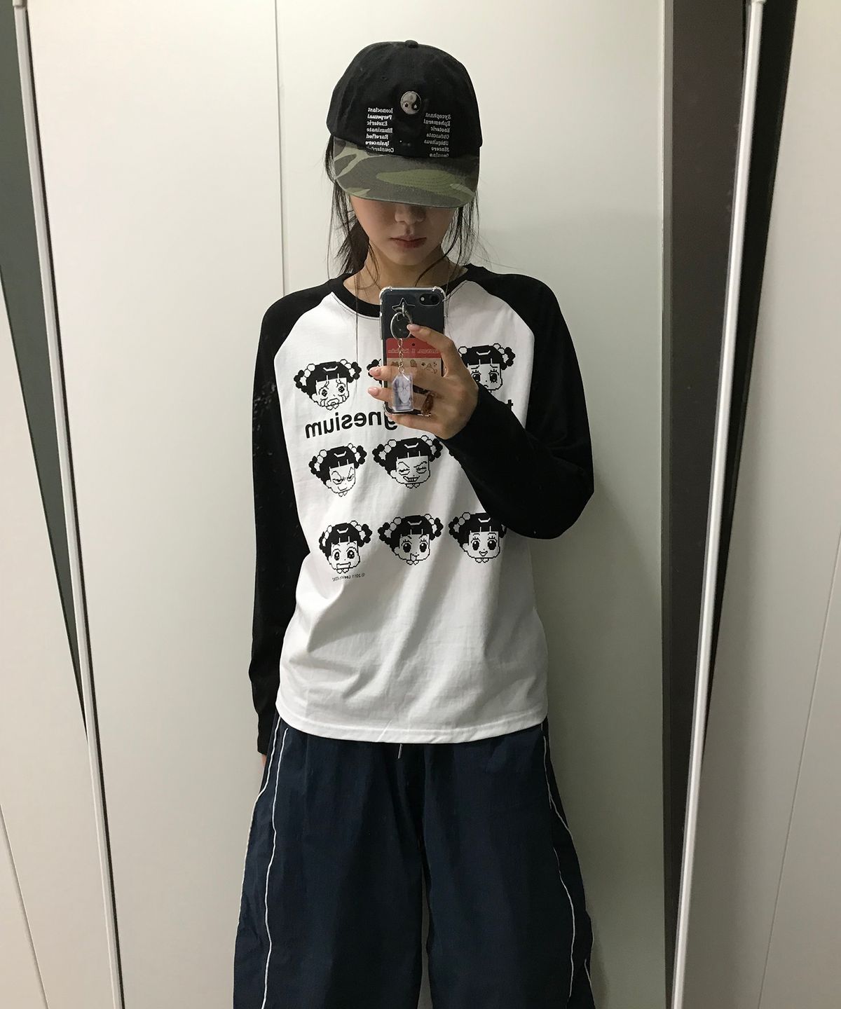 탄산마그네슘(TANSANMAGNESIUM) 안녕자두야X탄산 픽셀 나그랑 롱슬리브 (화이트)