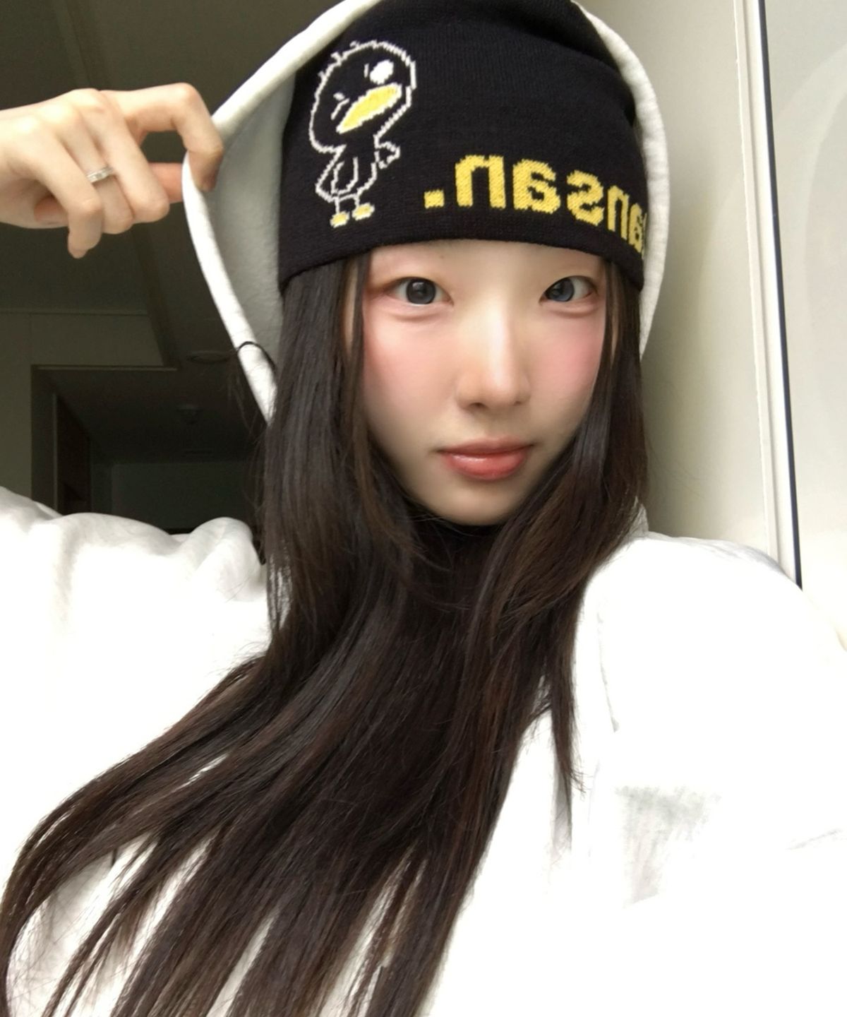 탄산마그네슘(TANSANMAGNESIUM) 안녕자두야X탄산 꼬꼬 비니 (블랙)