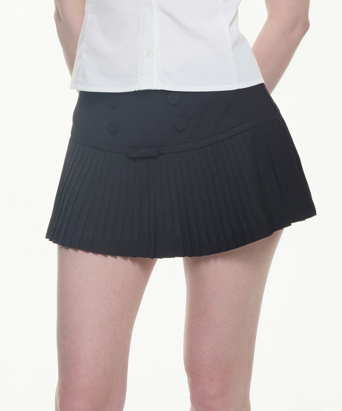 위스페어리(WHISFAIRY) Classic Ribbon Pleated Skirt - BLACK