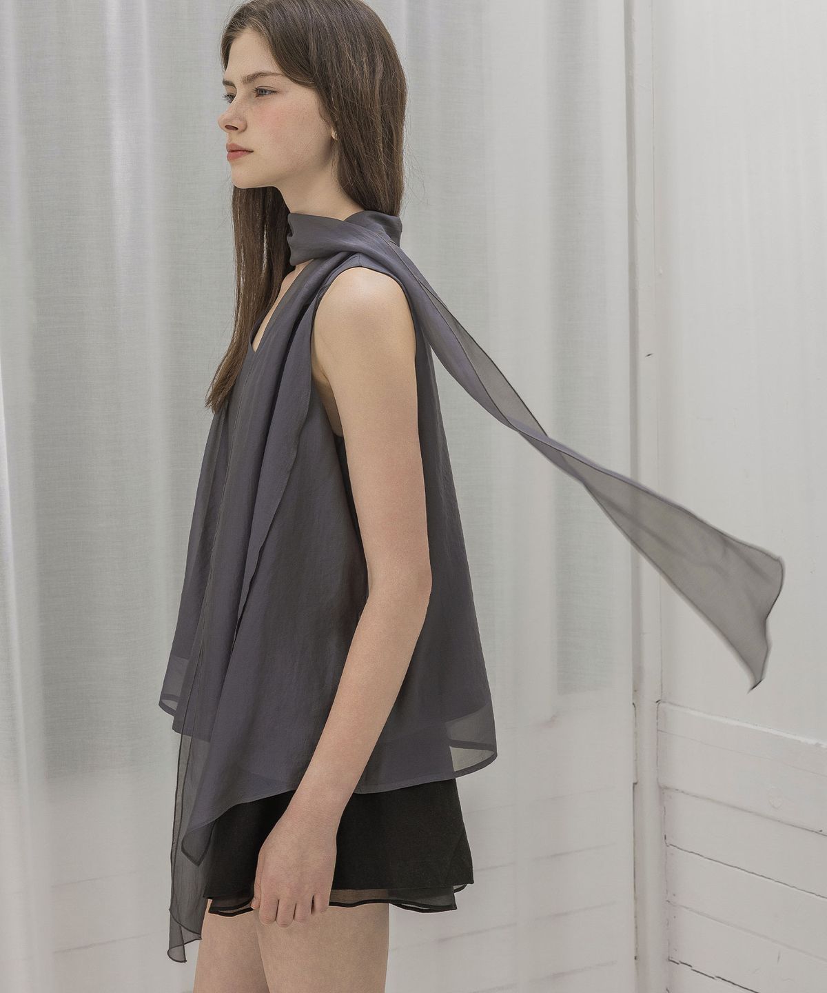 로트르드민(LAUTREDE MIN) Tilda tied Charcoal Blouse