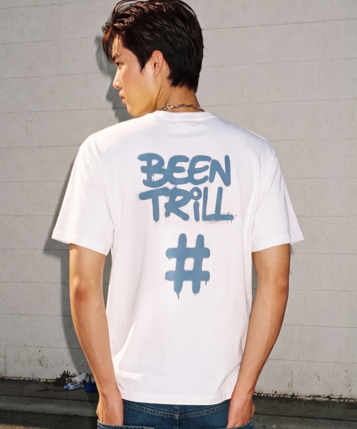 빈트릴(BEENTRILL) 스프레이 해시태그 오버핏 반팔티(오프 화이트)