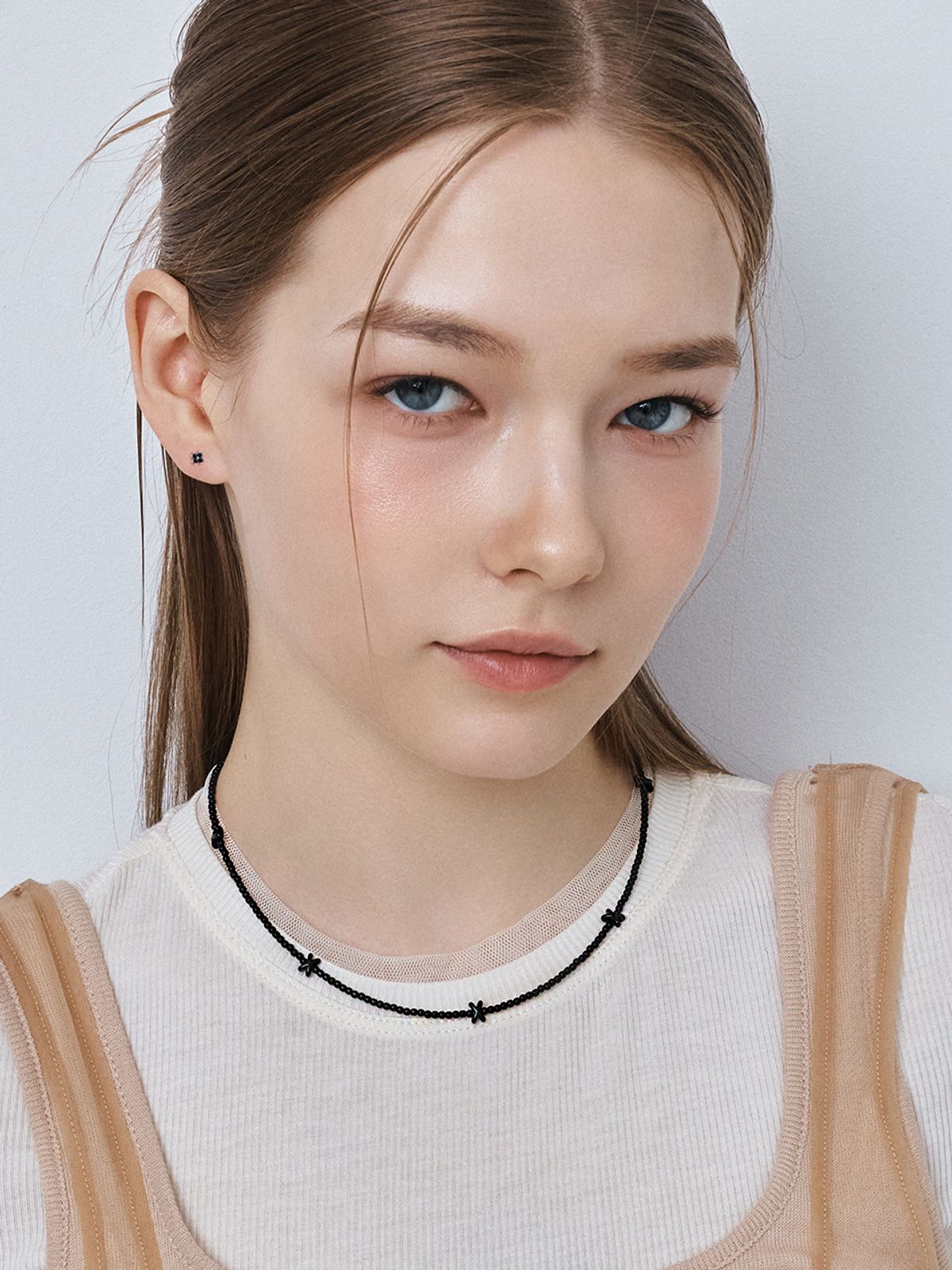 헤이(HEI) midnight flower bead necklace