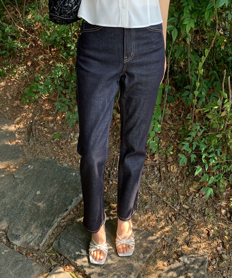 Sage Slim Straight Summer Jeans(Raw Denim)