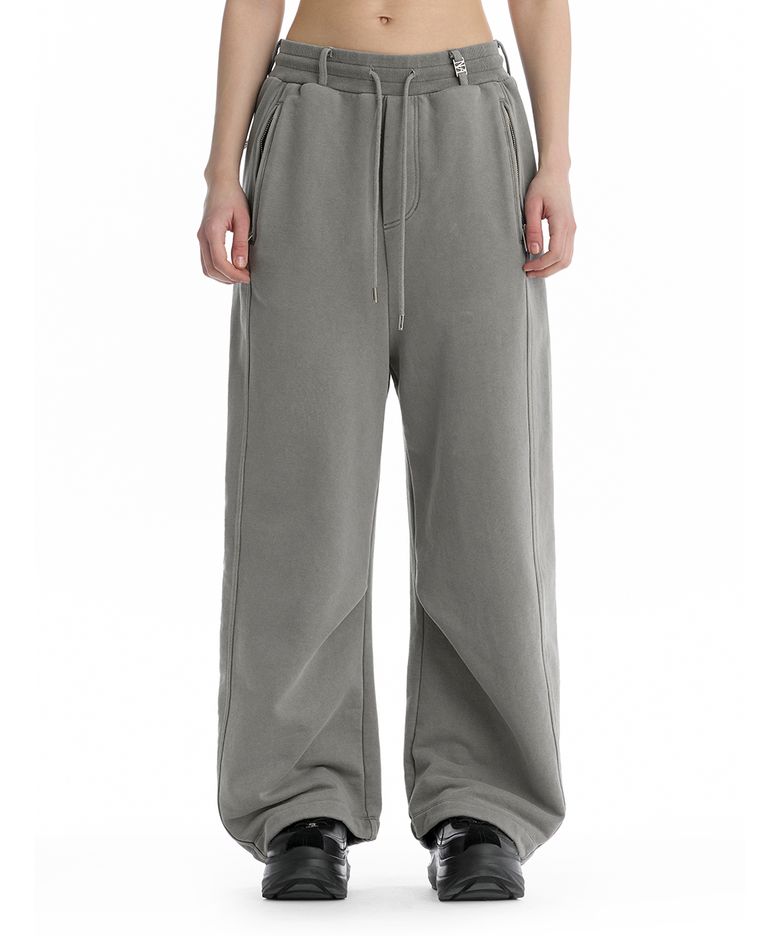 Embroidered Logo Curved Sweatpants [ Light Gray ]