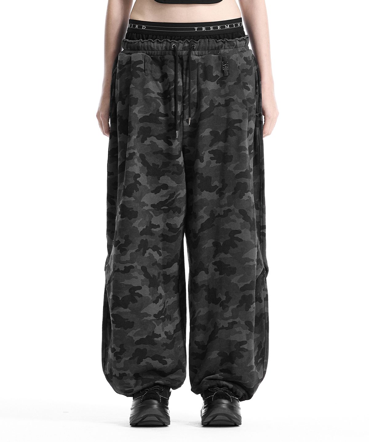 트리밍버드(TREEMINGBIRD) Camo Double Waist Sagging Sweat Pants [ Charcoal ]