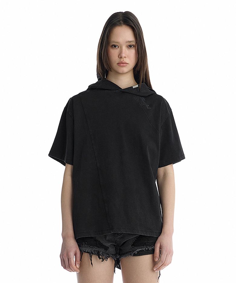 Diagonal Cut-Line Hooded T-Shirt [ Black ]