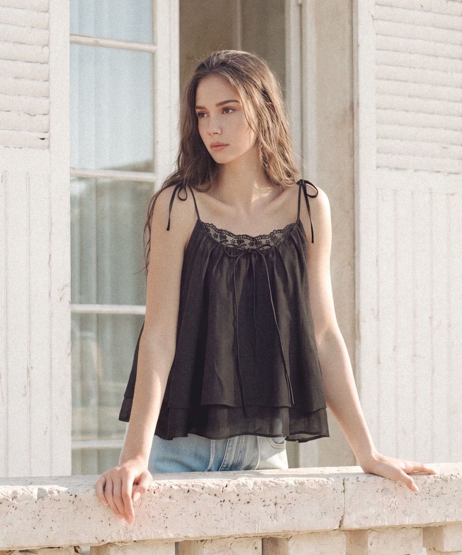 MUSINSA | FOLNUA Dua Lace Sleeveless Blouse (Black)
