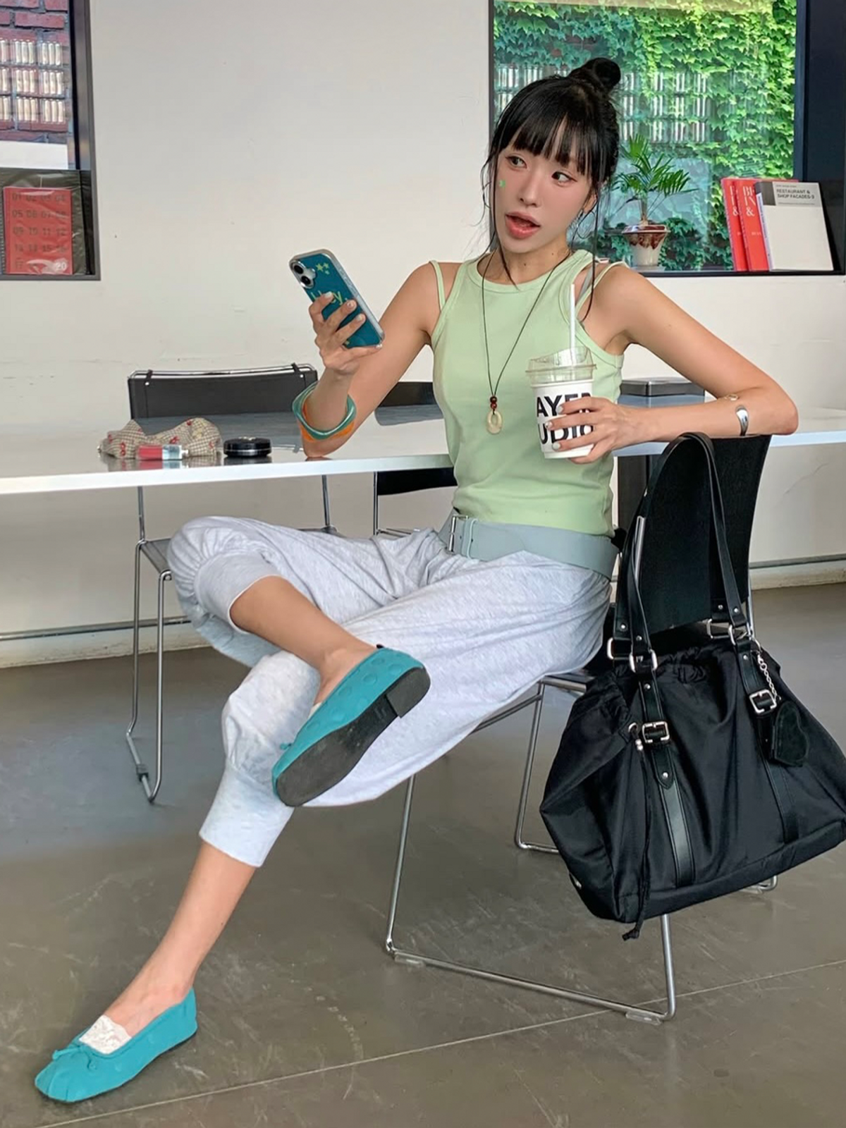 민더리(MEENDERI) CURVE STRAP SLEEVELESS - MINT
