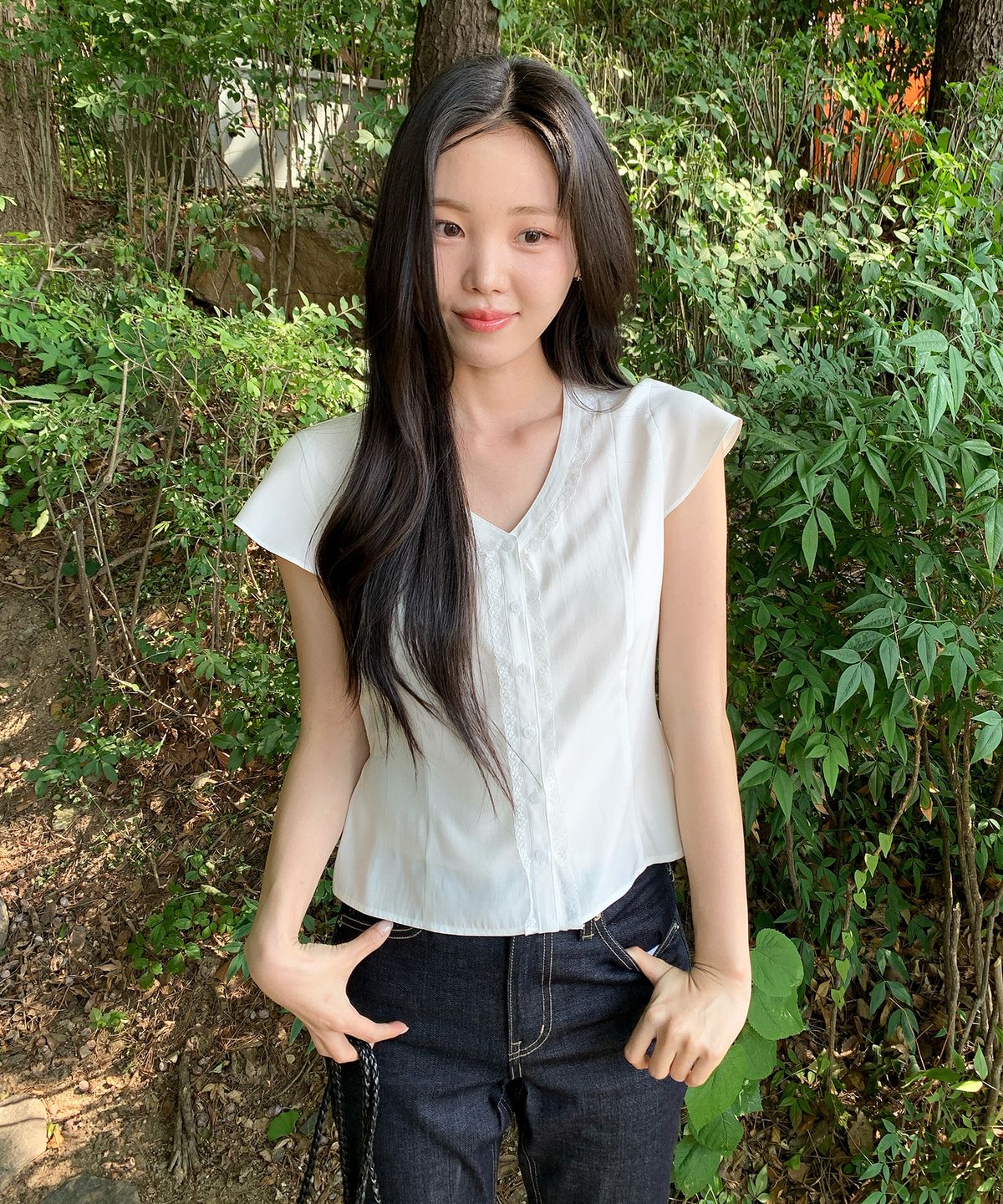 이보크에라(EVOKEERA) Breeze Lace Short-Sleeve Blouse(White)