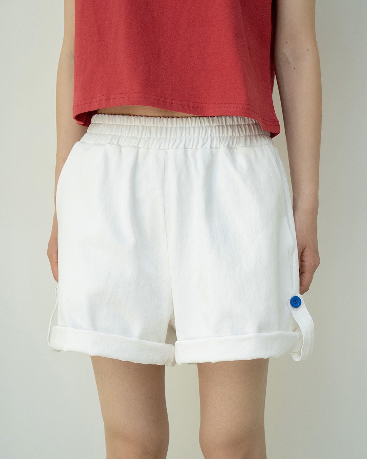 온스카(ONSKA) ROLL UP COMFY SHORTS (WHITE)