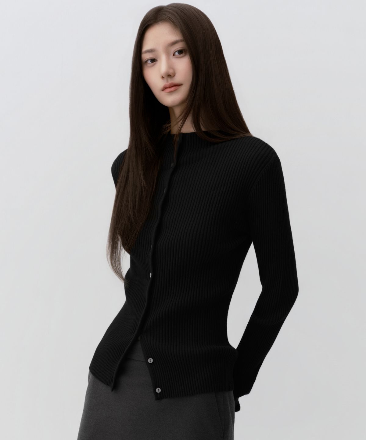 무신사 스탠다드 우먼(MUSINSA STANDARD WOMAN) 우먼즈 리브드 슬림 모크 넥 가디건 [블랙]