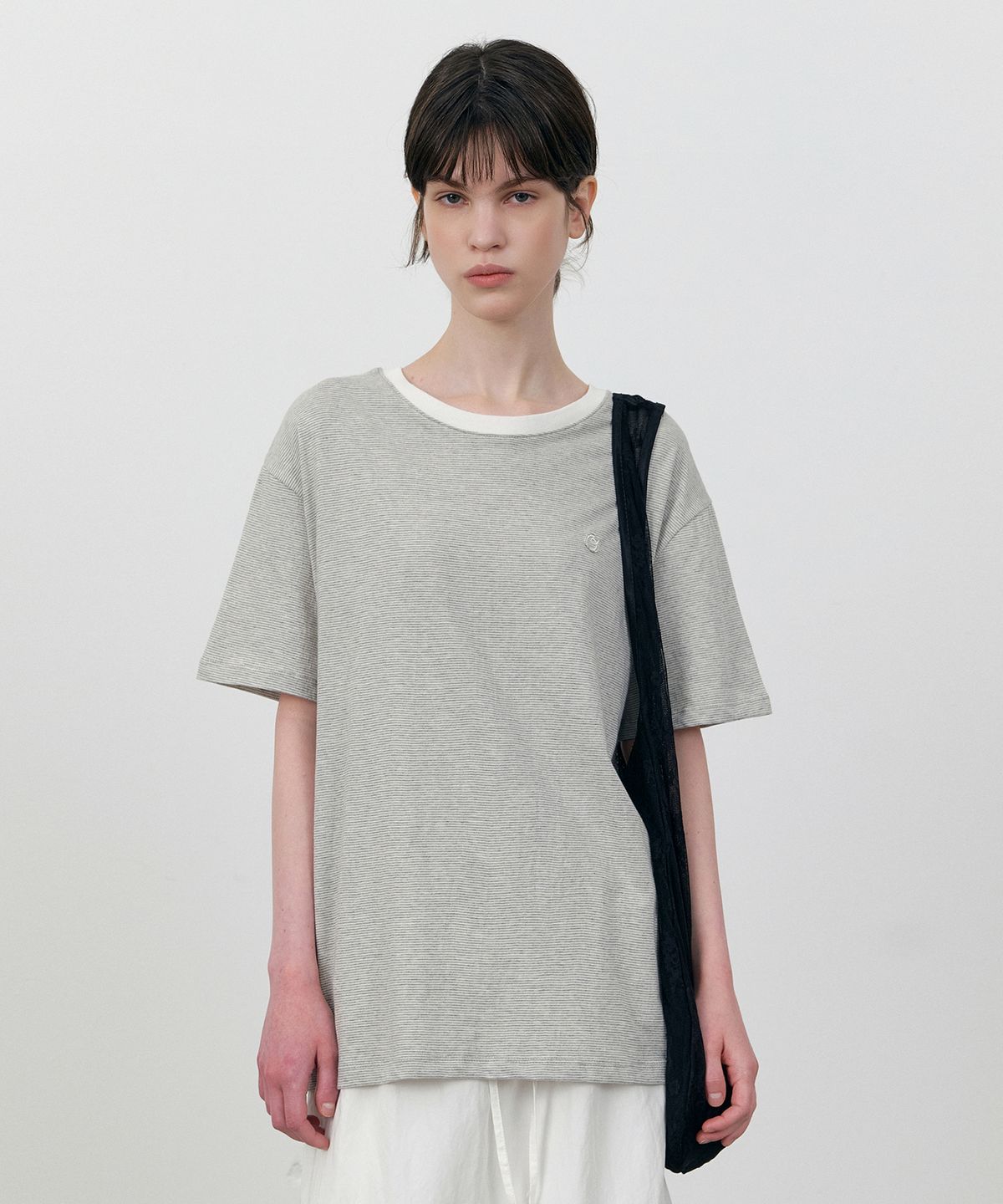 로에일(LOEIL) Appliqué logo stripe oversized t-shirt_Gray