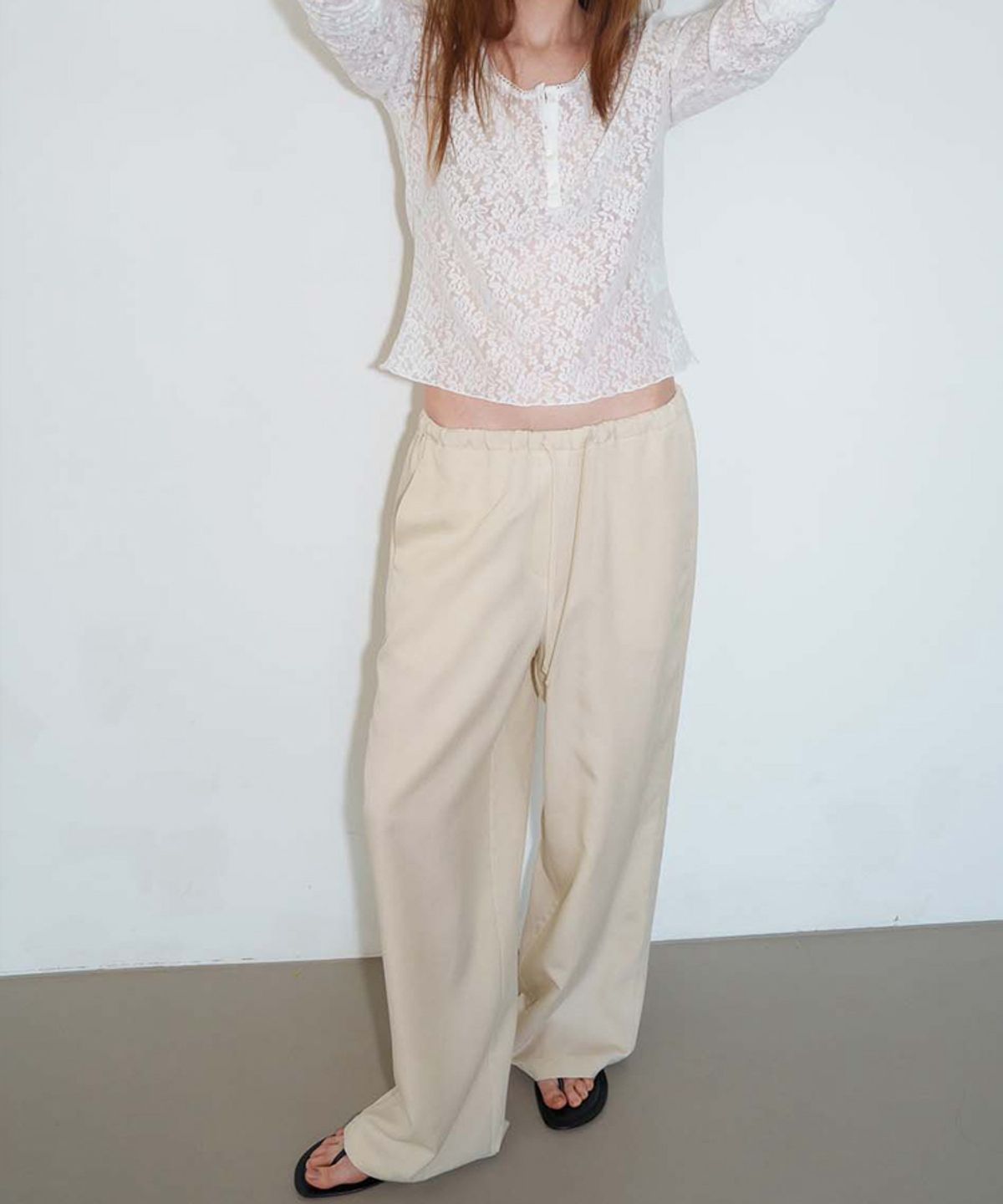 스러움(SEUREOUM) Relaxed Banding Pants_Cream Beige