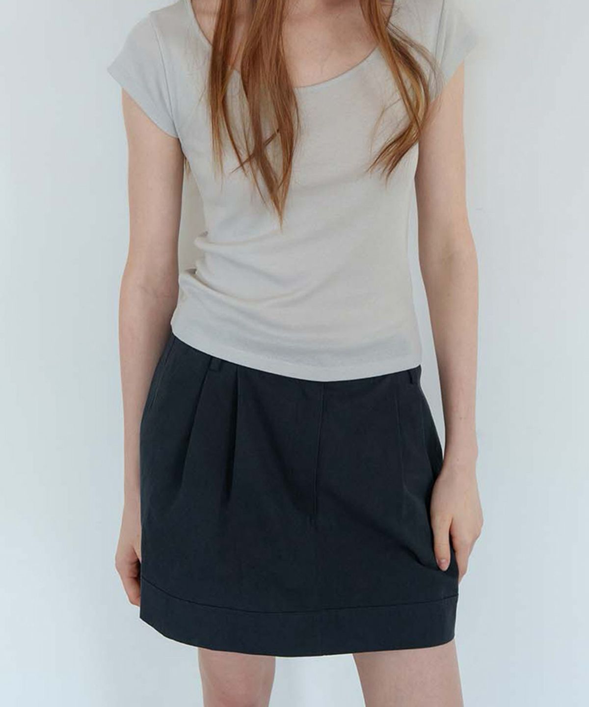 스러움(SEUREOUM) Amber Low Skirt_Navy