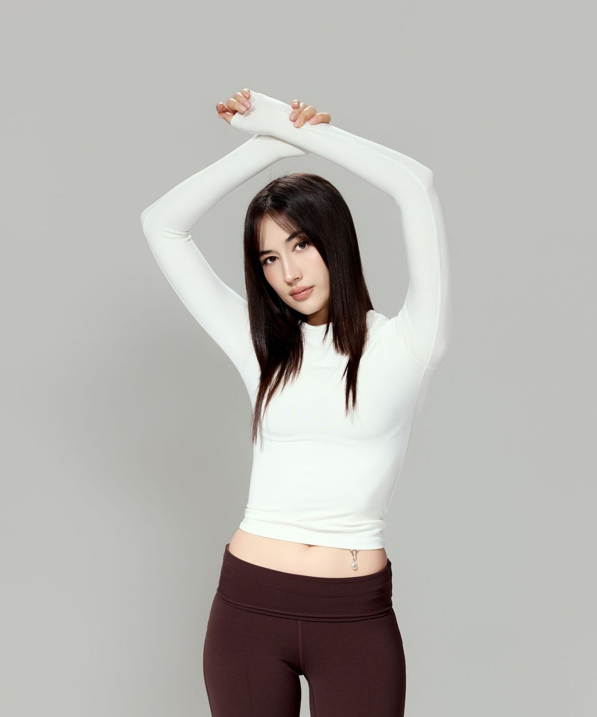 글레이라(GLEIRA) 슬림핏 롱슬리브 탑 (화이트)