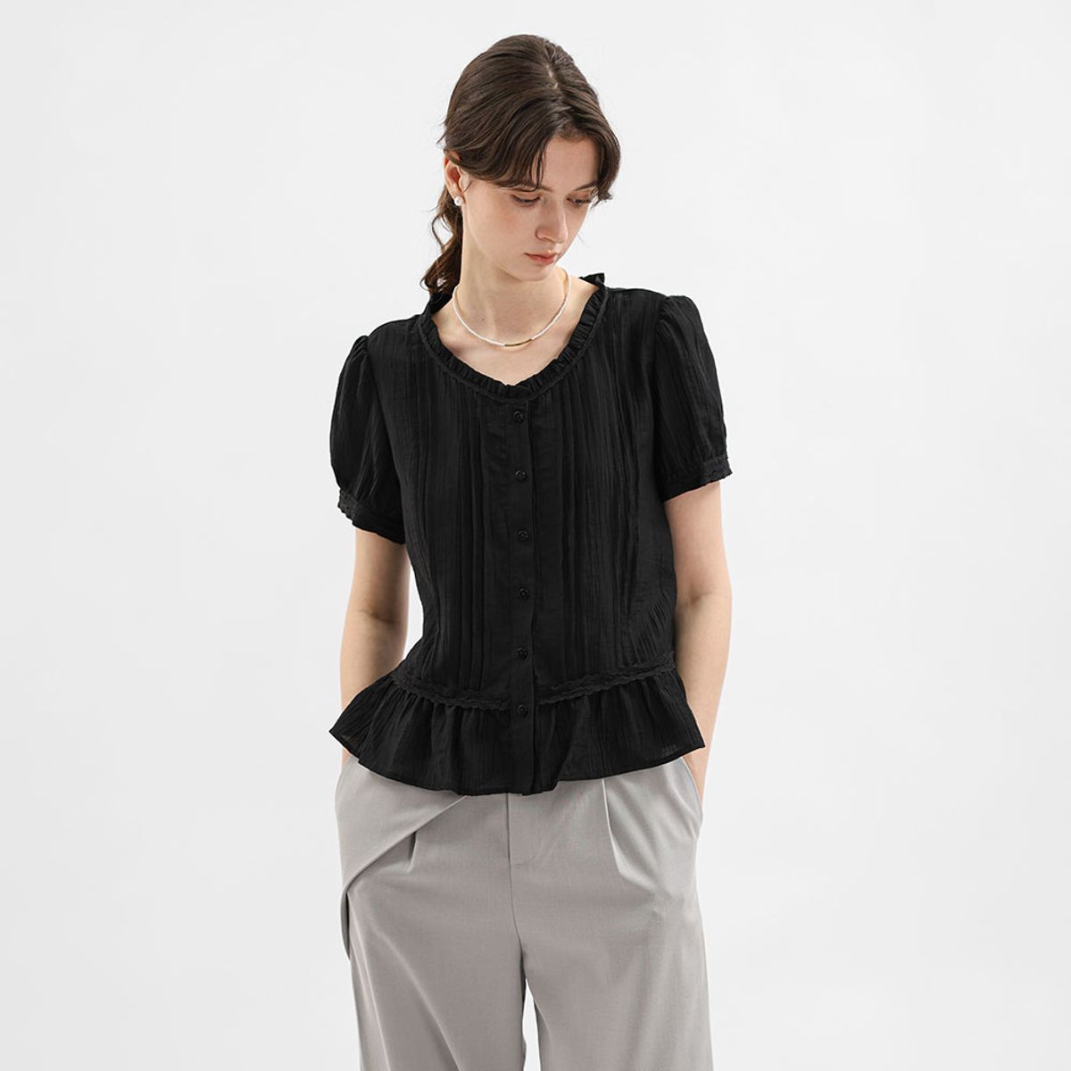 웬스데이딜라잇(WEDNESDAY DELIGHT) WD_Frill neck peplum shirt_BLACK