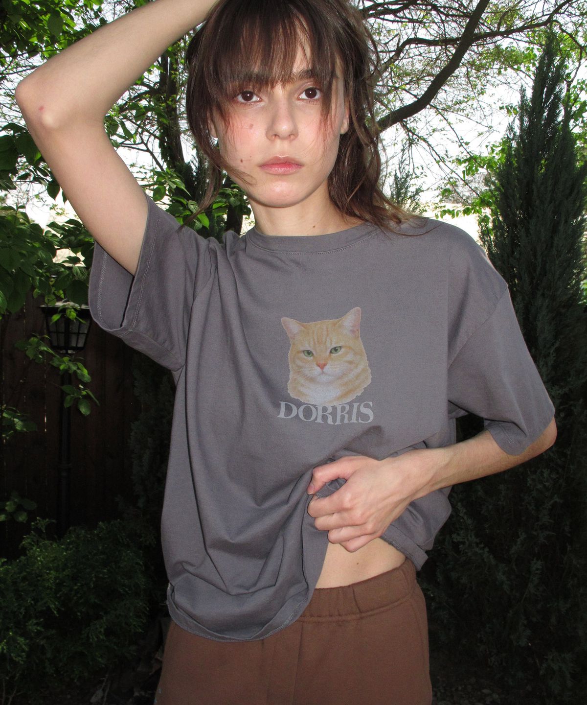 센토르(CENTAUR.KR) DORRIS CAT WASHED T-SHIRT_CHARCOAL