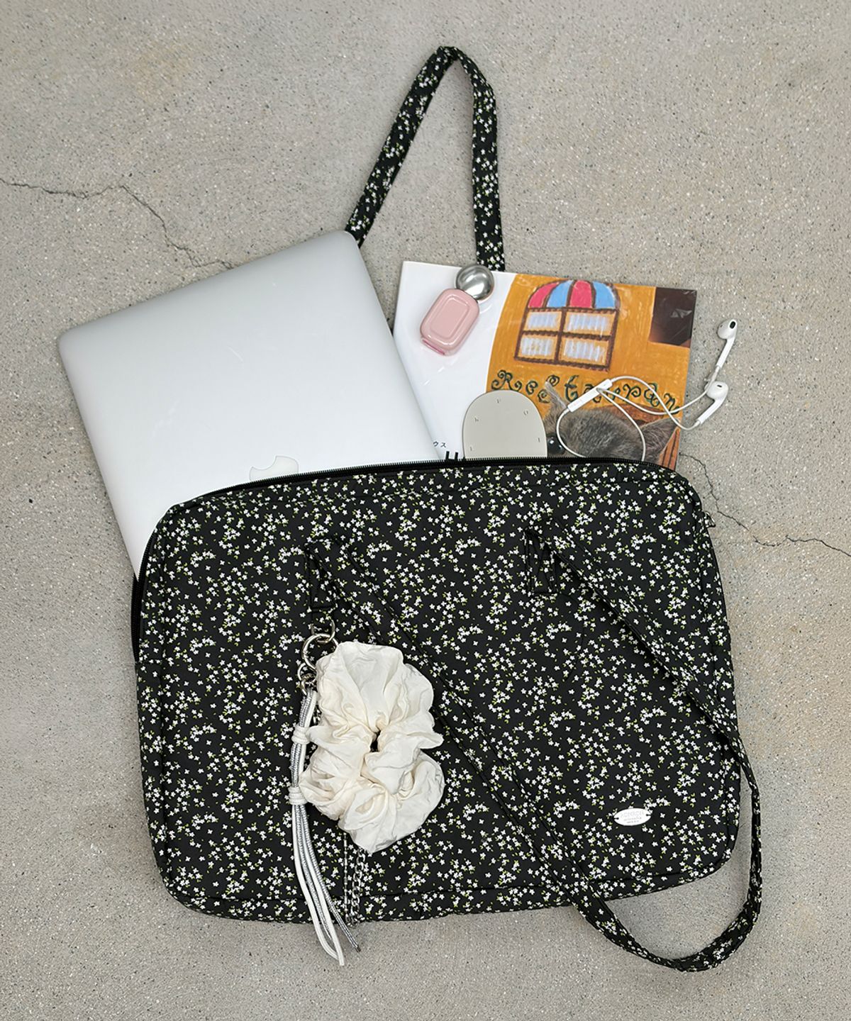 론론(RONRON) PATTERN LAPTOP BAG FLORAL BLACK