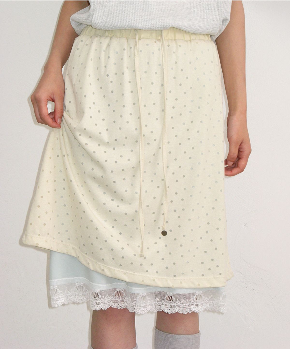 론론(RONRON) DOT LAYERED LACE HEM SKIRT CREAM