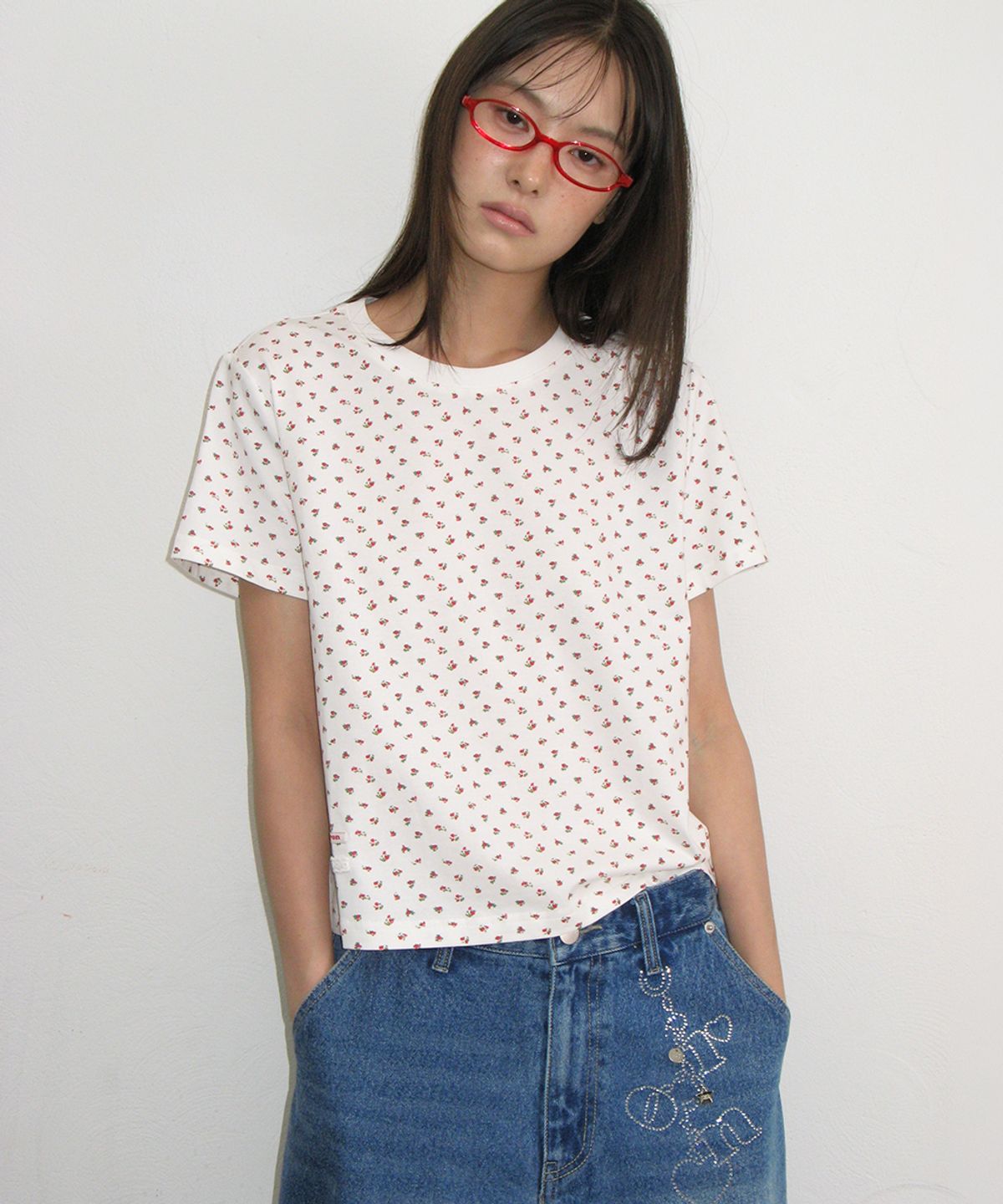 론론(RONRON) FLORAL MINI LABEL CROP SHORT SLEEVE WHITE