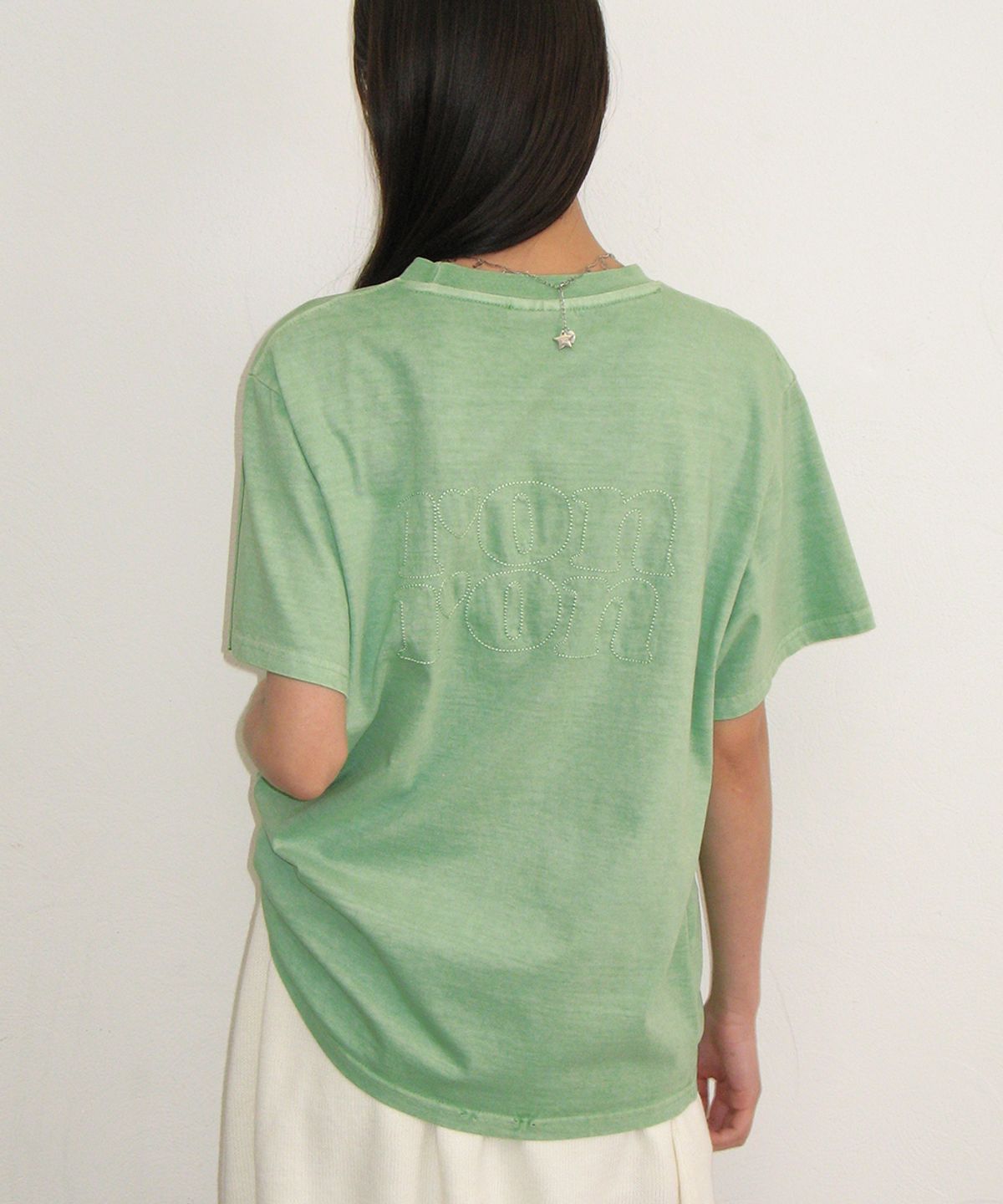 론론(RONRON) PIGMENT MINI LABEL BASIC FIT T SHIRT KHAKI