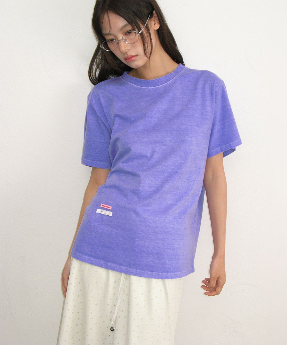론론(RONRON) PIGMENT MINI LABEL BASIC FIT T SHIRT PURPLE
