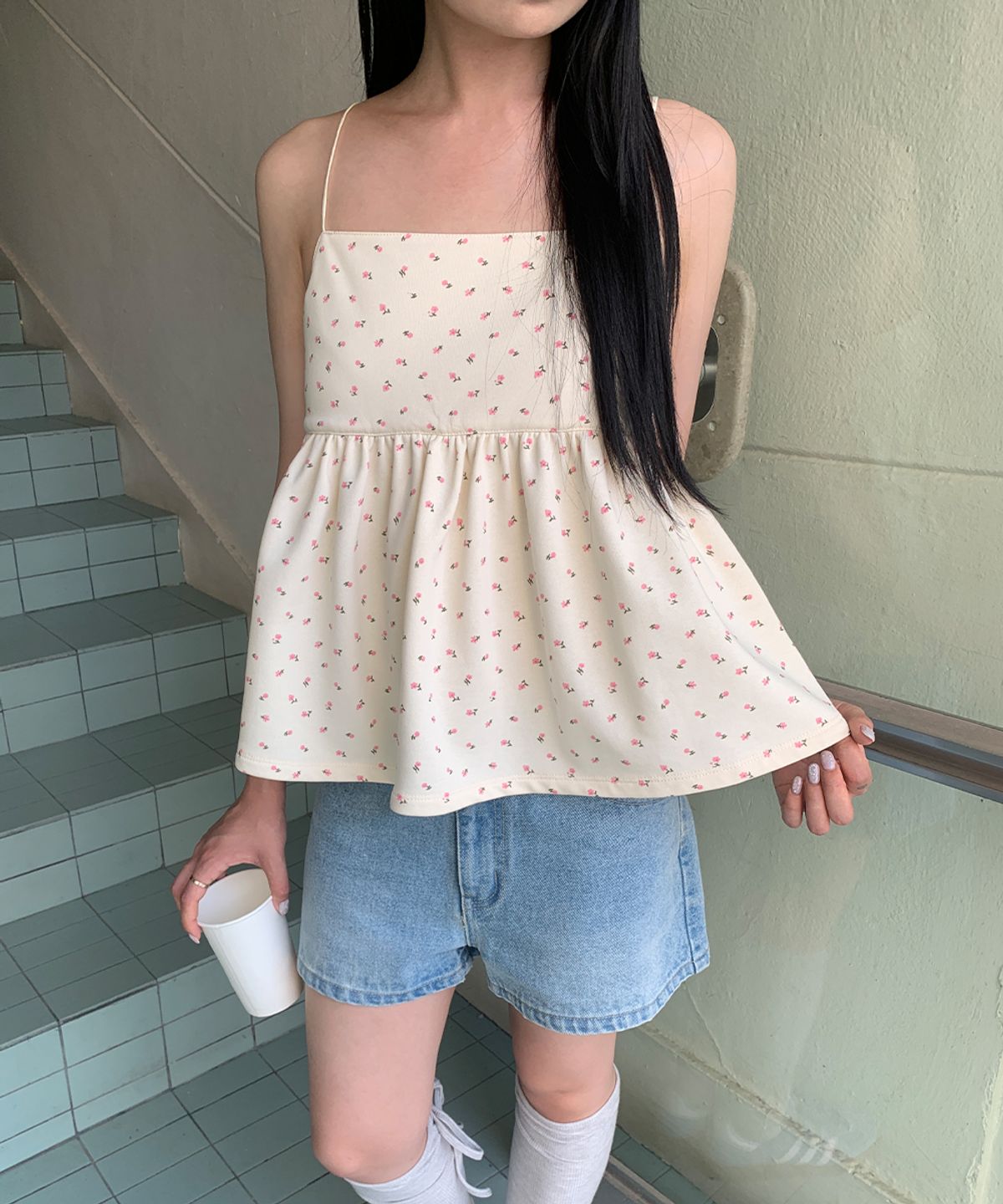 론론(RONRON) FLORAL RIBBON GATHER SLEEVELESS CREAM