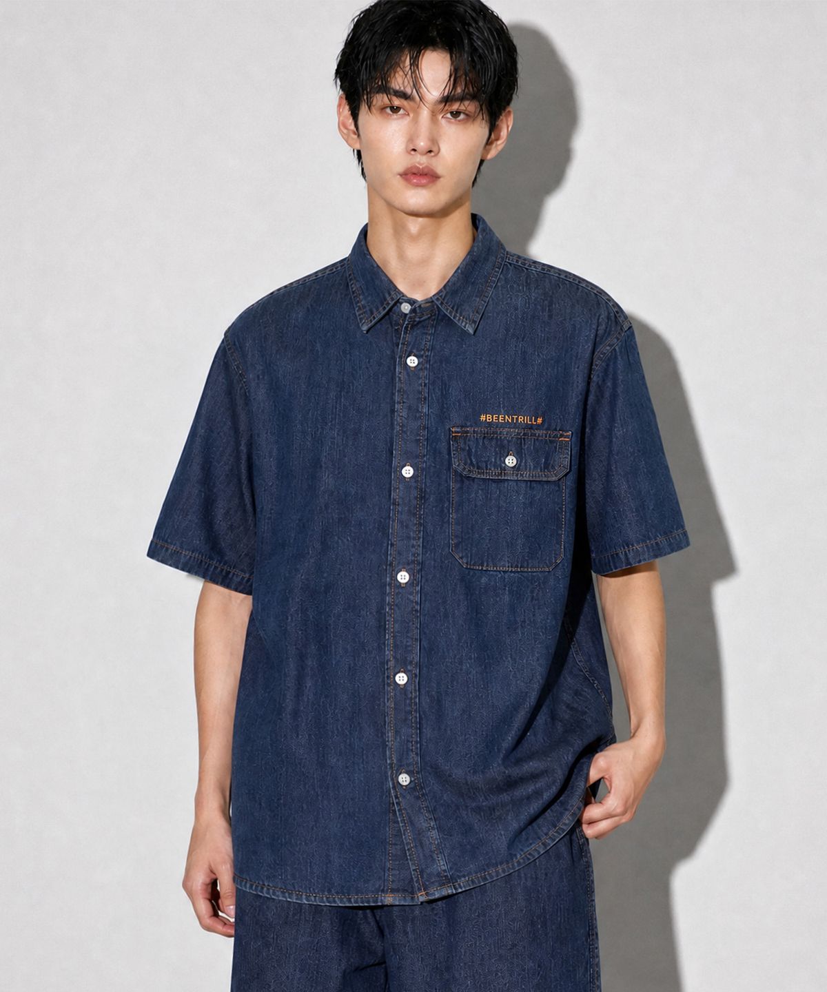 빈트릴(BEENTRILL) 에센셜 데님 반팔 셔츠(인디고)
