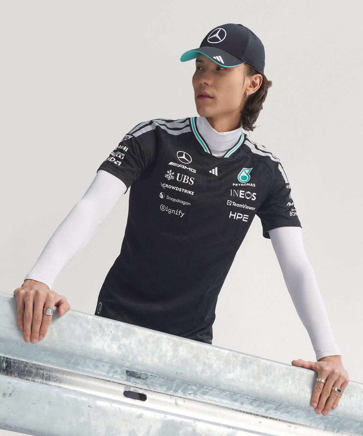 아디다스(ADIDAS) 메르세데스 - AMG F1 팀 드라이버 저지 어센틱 KE5325