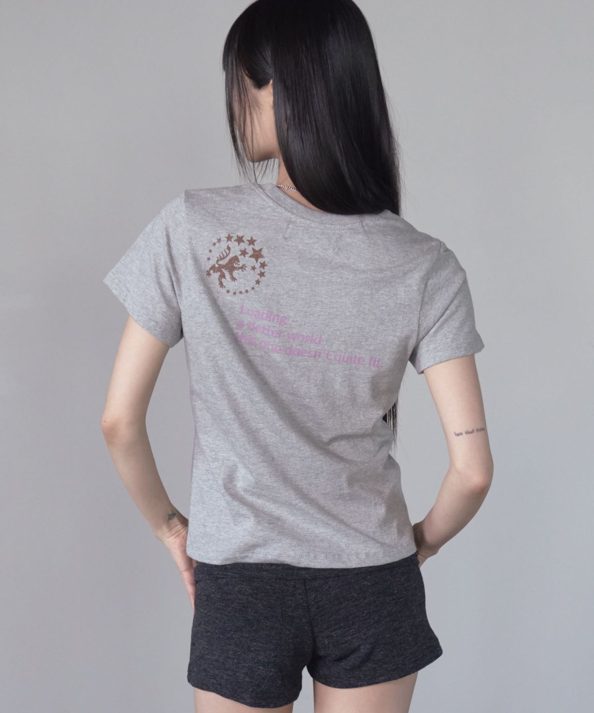 프렌다(PRENDA) LOADING SEMI CROP TEE GRAY