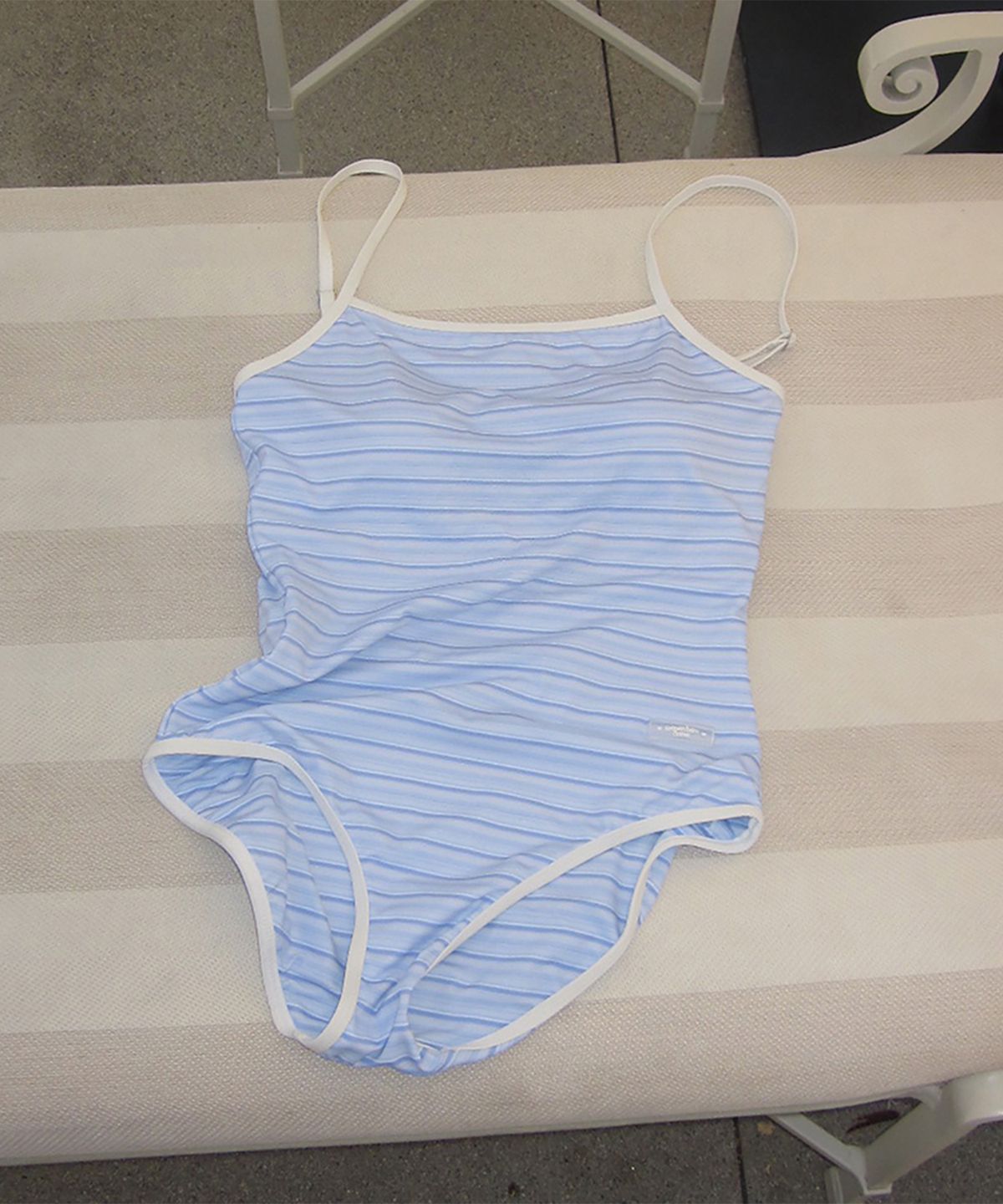 썸웨어버터(SOMEWHEREBUTTER) Mellow Swimsuit - Blue Stripe