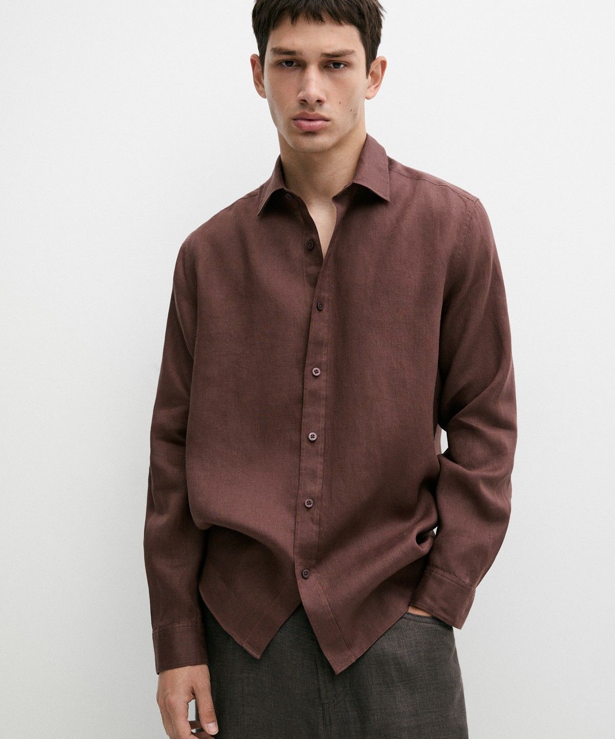 마시모두띠(MASSIMO DUTTI) 100% 린넨 슬림 핏 셔츠