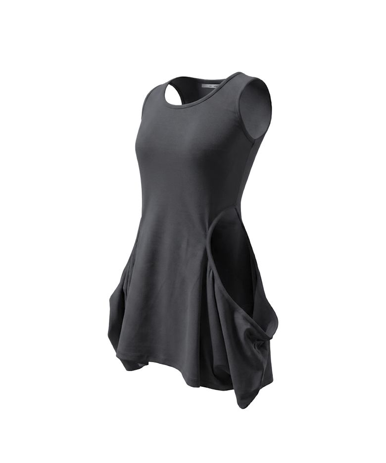 OPEN SLIT SLEEVELESS . CHARCOAL