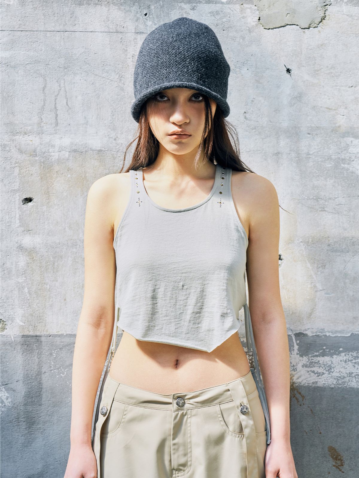 와이이이엘(YEEL) SIDE STRING TANK TOP KHAKI
