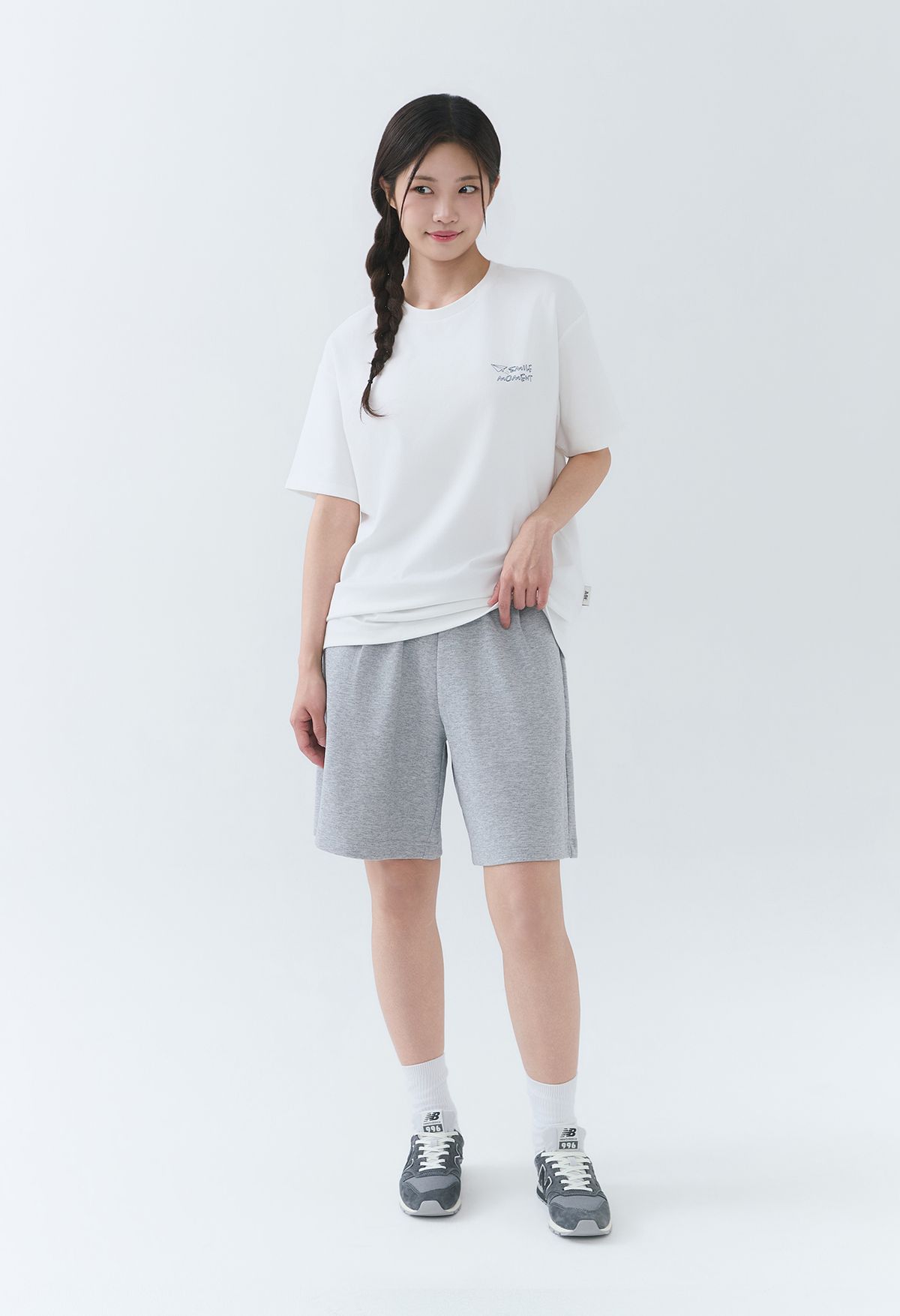 잠뱅이(JAMBANGEE) [26SS] 유니) 턱 자수 디테일 5부 우븐 팬츠 AQ2WL5493-MG