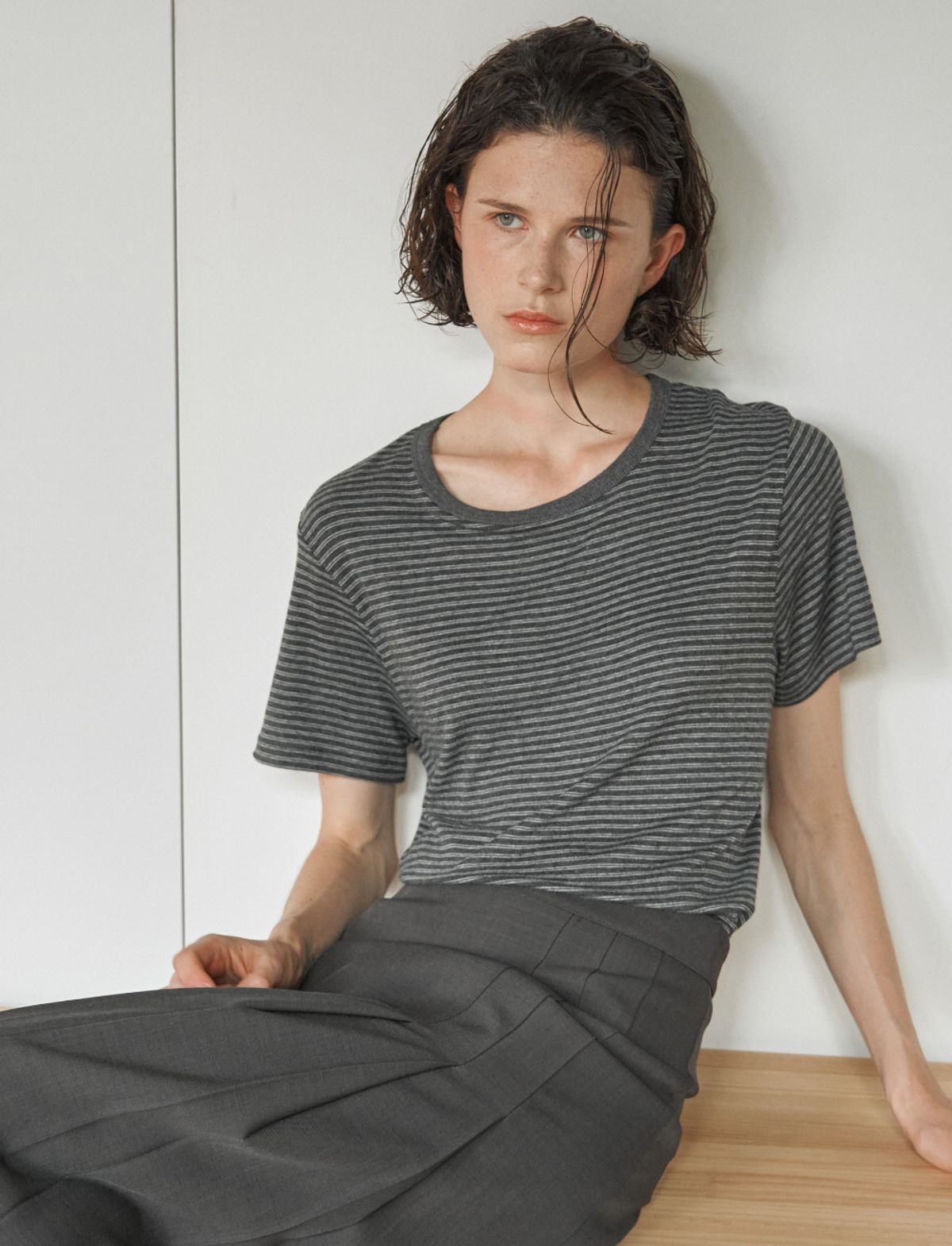 위에버(WEEVER) Lin stripe t- shirts ver. charcoal