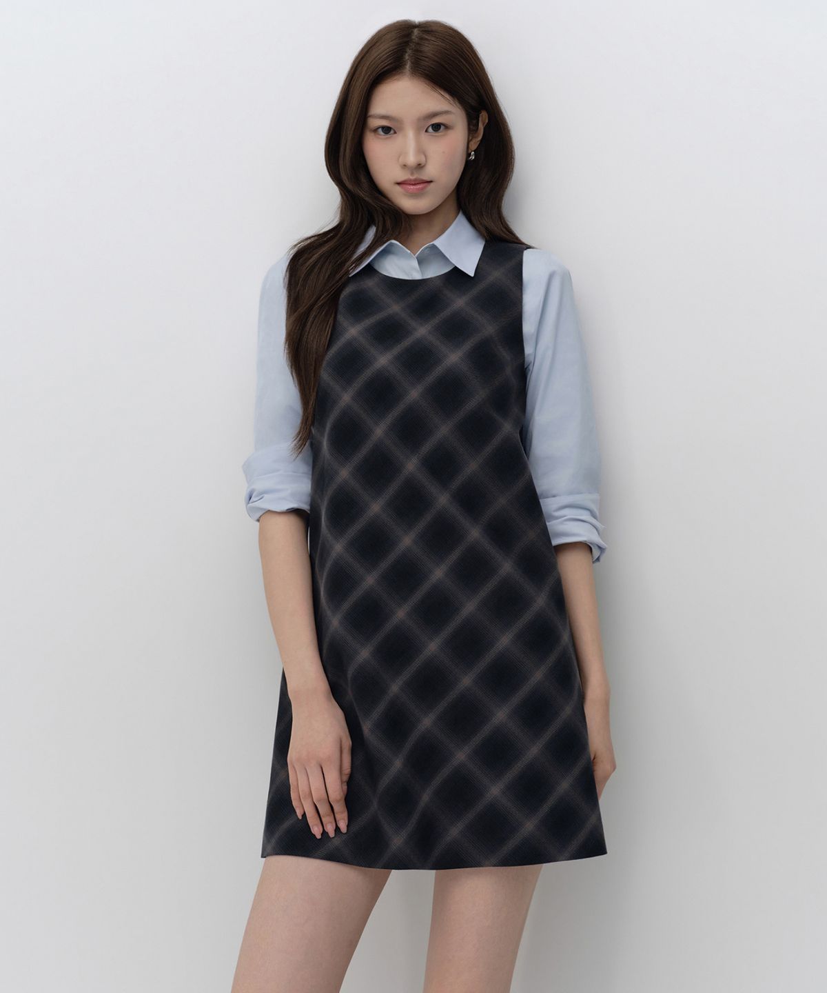 무신사 스탠다드 우먼(MUSINSA STANDARD WOMAN) 우먼즈 옴브레 체크 미니 드레스 [그레이]