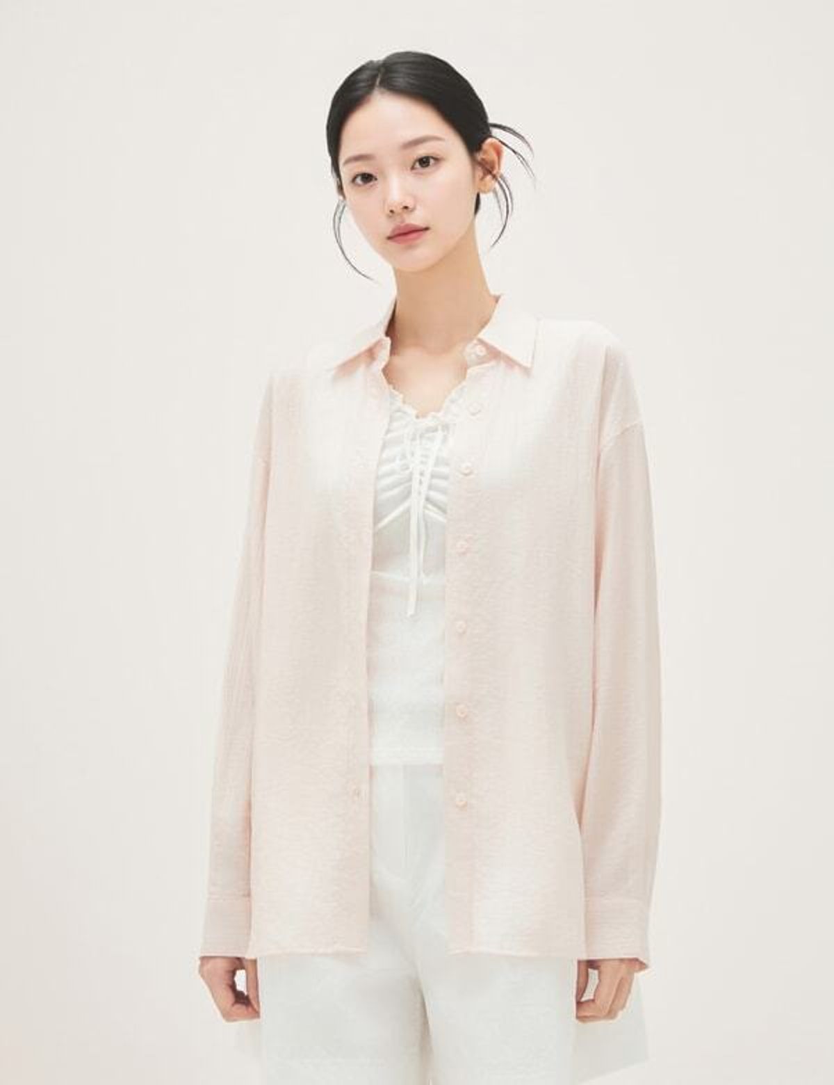 로엠(ROEM) RE 백 꼬임 셔츠 (RMYWG25R15) RMYWG37R16