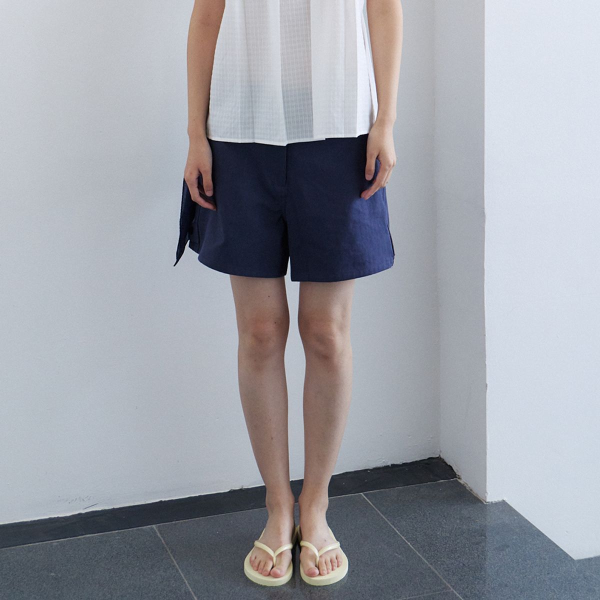 노우드(NOEUD) Side-Tab Shorts (Navy)