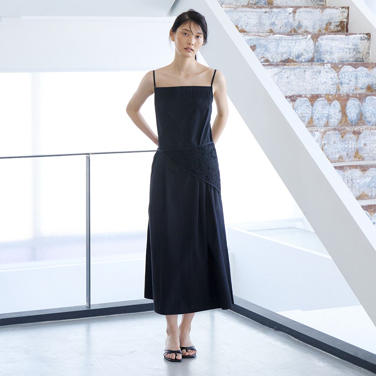 노우드(NOEUD) Pintuck Flare Dress (Black)