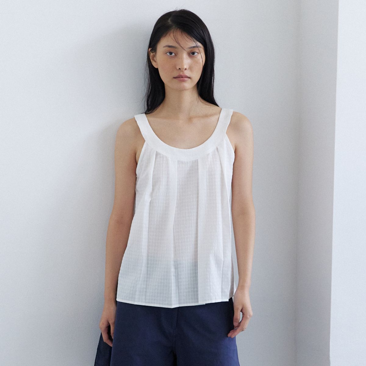 노우드(NOEUD) Arch Pintuck Blouse (Ivory)