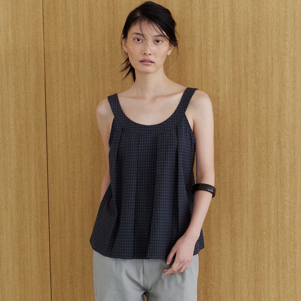 노우드(NOEUD) Arch Pintuck Blouse (Black)