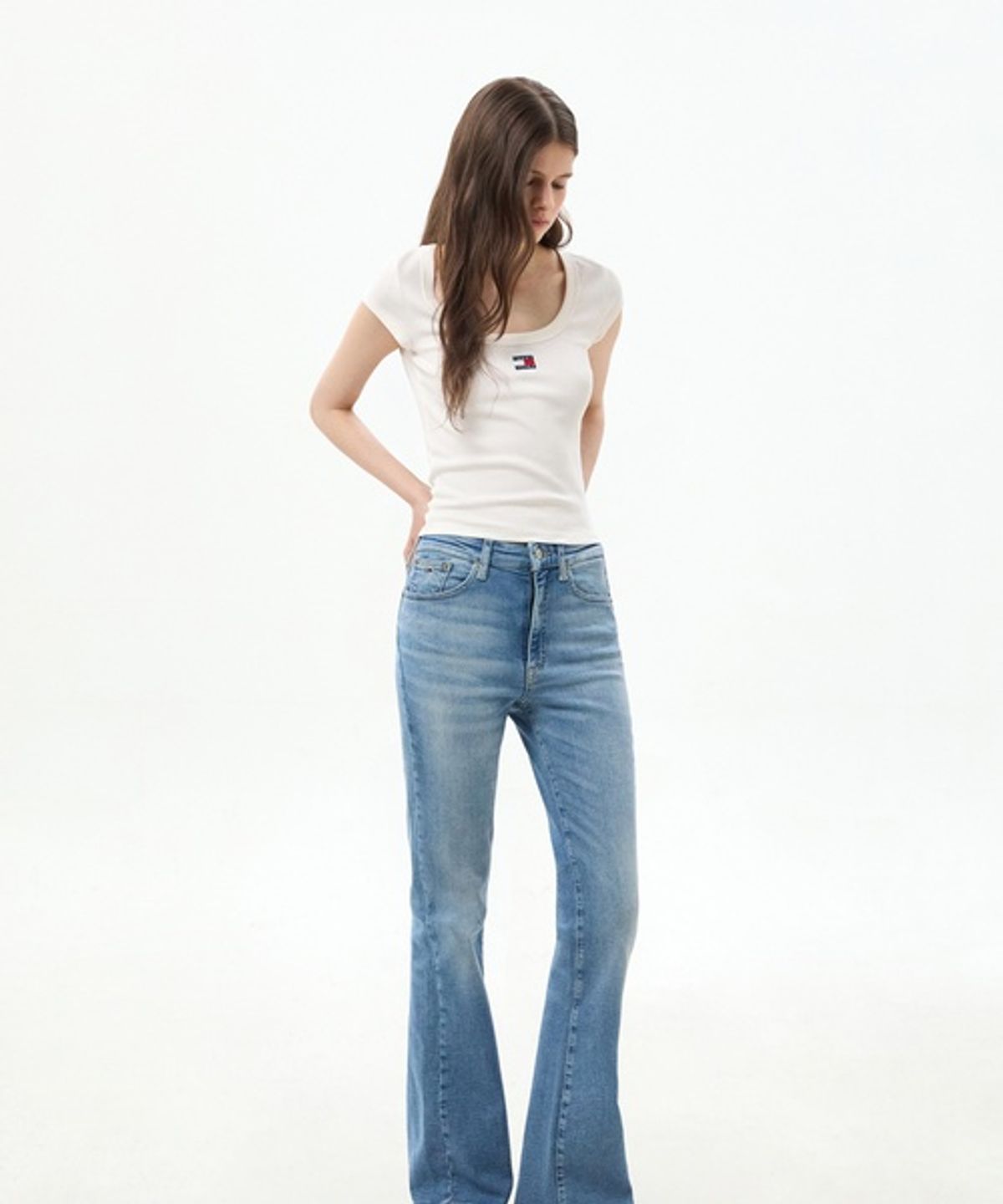 타미진스(TOMMY JEANS) 플레어 빈티지 워시드 데님 팬츠 (T32G6NEF50TWT11A5)