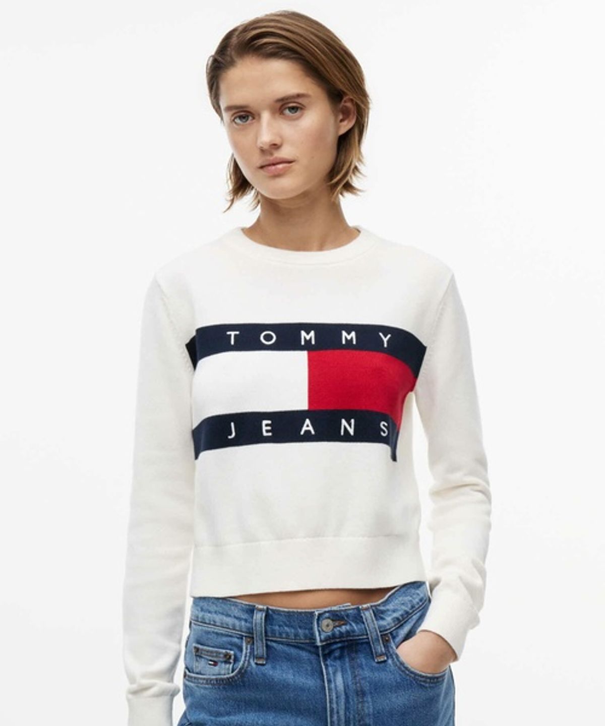 타미진스(TOMMY JEANS) 코튼 플래그 크루넥 스웨터 (T32G6KTO15TWT1YBH)