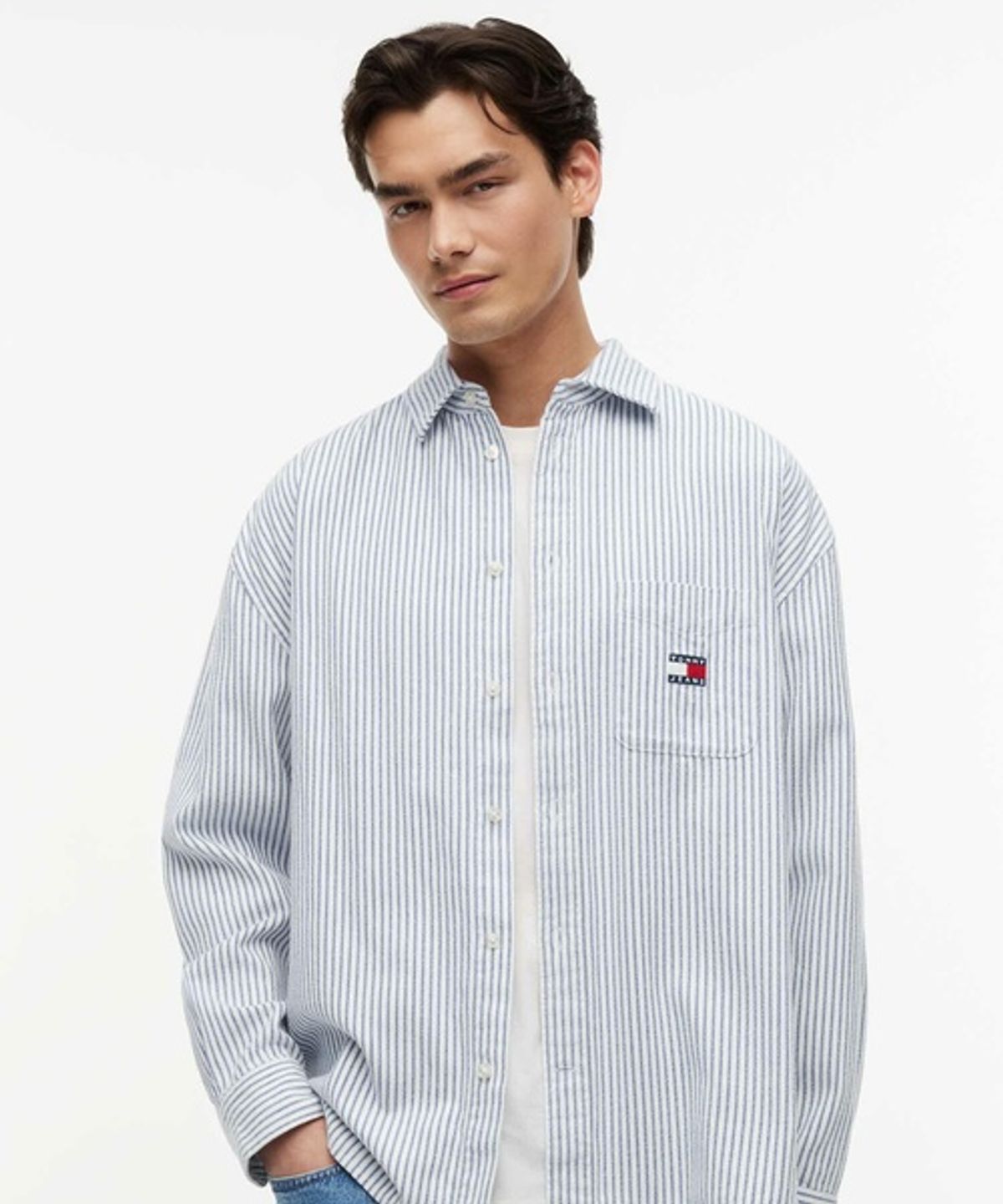 타미진스(TOMMY JEANS) 오버사이즈 스트라이프 셔츠 (T32G6WSH13TMT1C63)