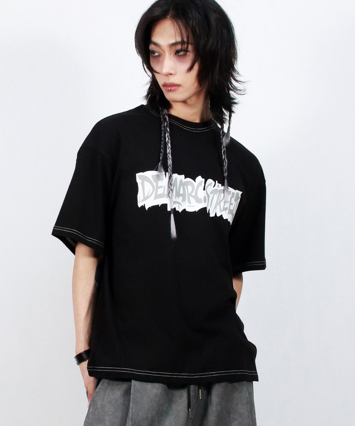 드마크(DEMARC) M text graffiti boxy short sleeve tee - Black