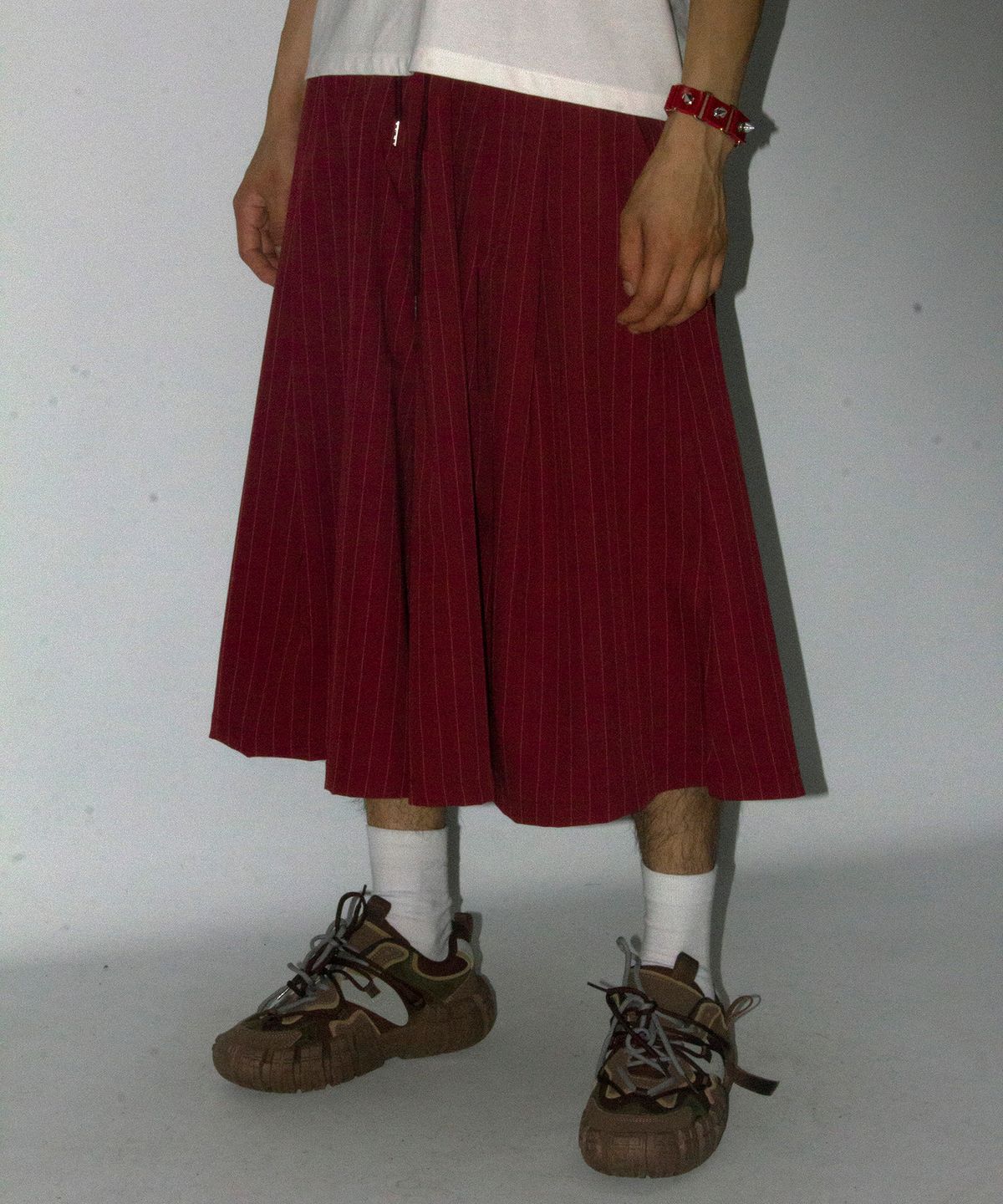 드마크(DEMARC) M Real wide two tuck stripe bumuda pants - burgundy