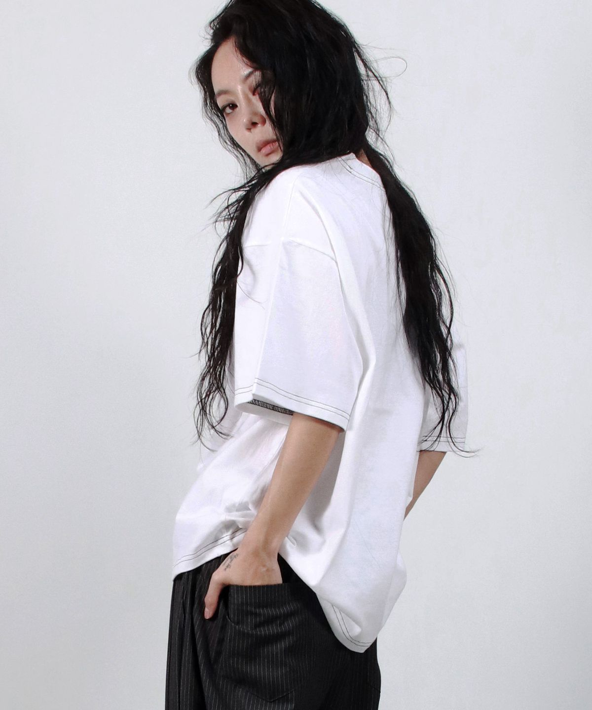드마크(DEMARC) OUTSTITCH BOXY SHORT SLEEVE TEE - White