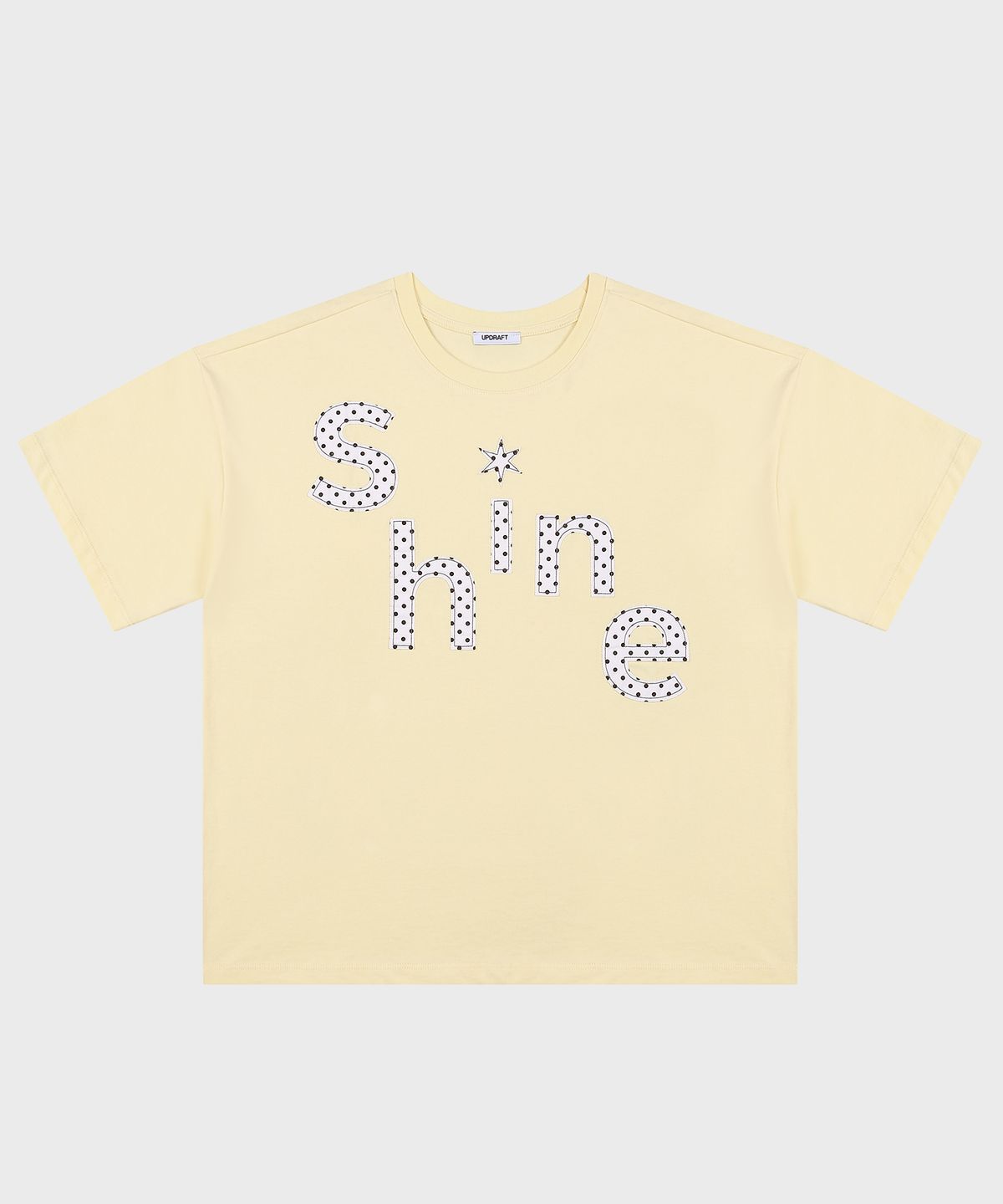 업드래프트(UPDRAFT) OVERSIZED SHINE APPLIQUE T-SHIRTS [BUTTER CREAM]
